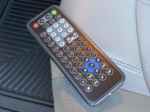 Used 2009 GMC Acadia SLT w/ LPO, Hit The Road Package image 18