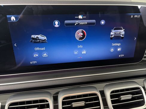 Used 2024 Mercedes-Benz GLS 450 4MATIC image 25