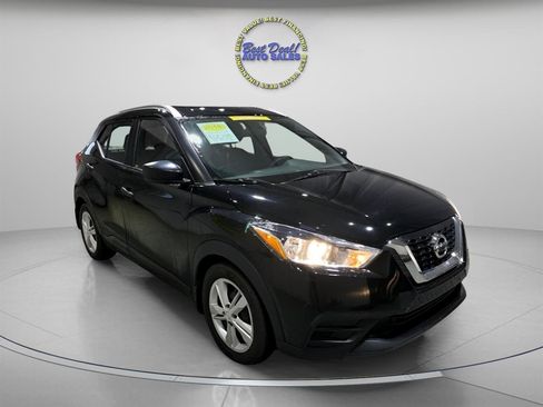 Used 2018 Nissan Kicks S FWD image 5
