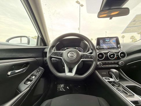 Used 2023 Nissan Sentra SV FWD image 17