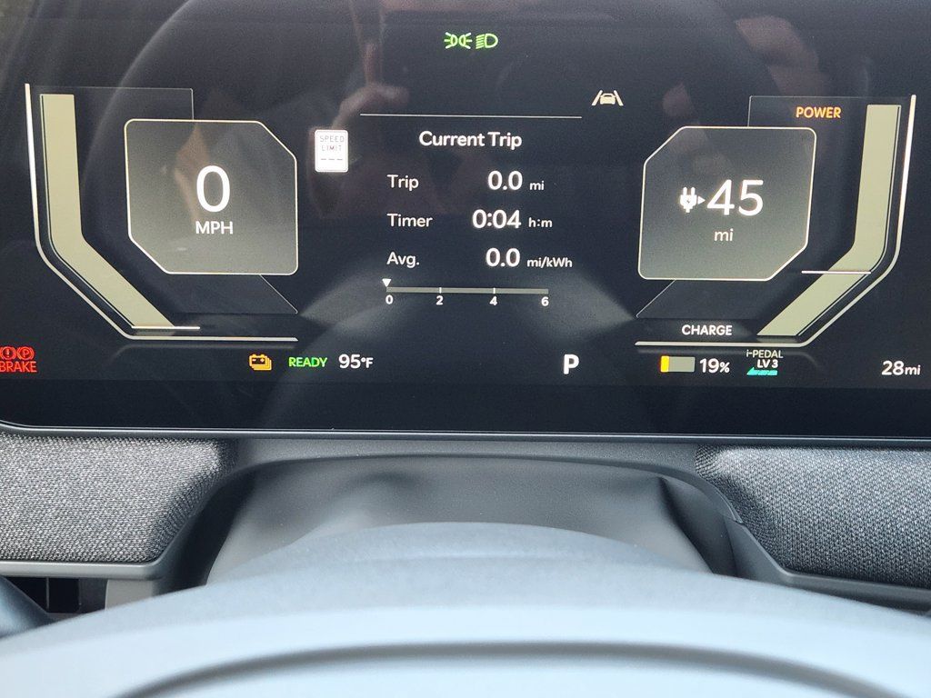 New 2027 Kia EV3 Wind FWD image 15