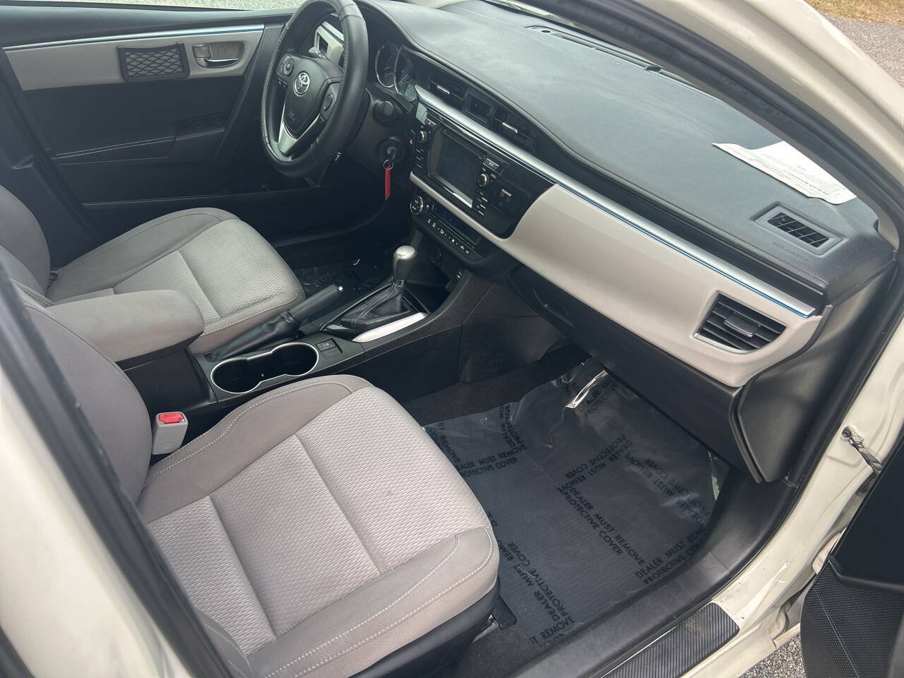 Used 2014 Toyota Corolla LE FWD image 15