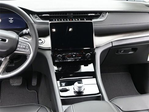 New 2025 Jeep Grand Cherokee L Limited image 27