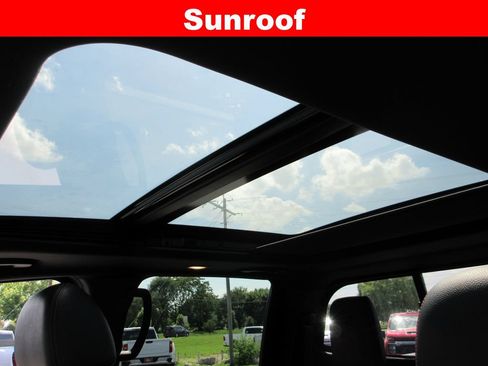 Used 2021 Nissan Titan PRO-4X w/ Pro-4x Convenience Package AWD/4WD image 16