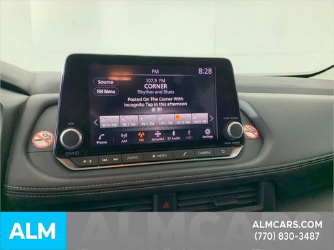 Used 2024 Nissan Rogue S image 23