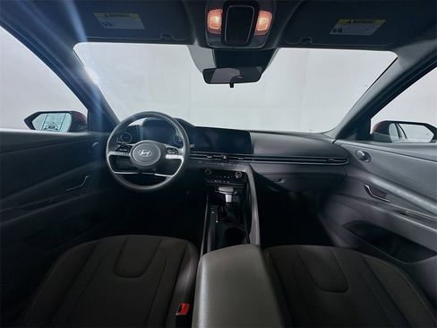 Used 2024 Hyundai Elantra SEL image 10