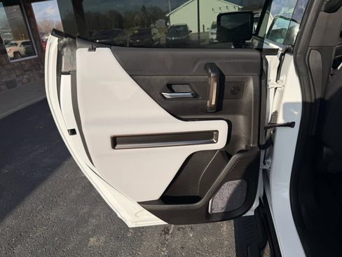 Used 2025 GMC Hummer EV 2X w/ LPO, Cargo Utility Package image 18