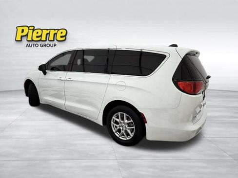 Used 2023 Chrysler Voyager LX FWD image 2
