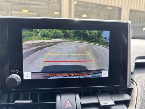 Used 2025 Toyota RAV4 XLE FWD image 20