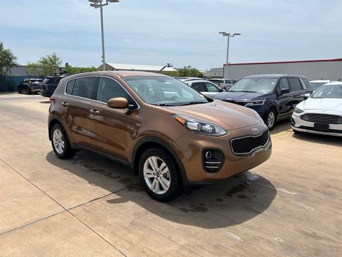 Used 2018 Kia Sportage LX AWD/4WD image 4