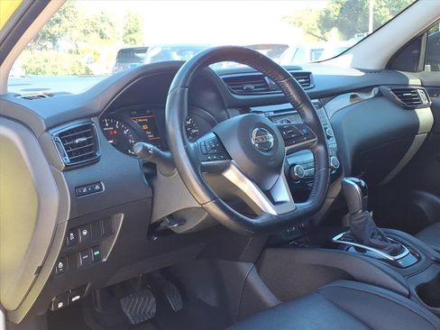Used 2021 Nissan Rogue Sport SL image 12
