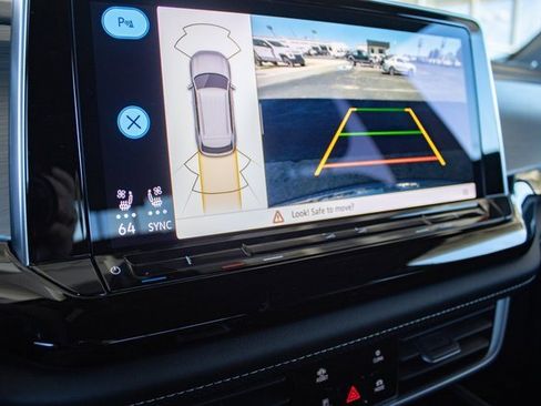 Used 2024 Volkswagen Atlas Cross Sport SE image 44