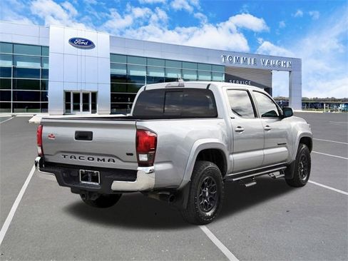 Used 2020 Toyota Tacoma SR5 image 4