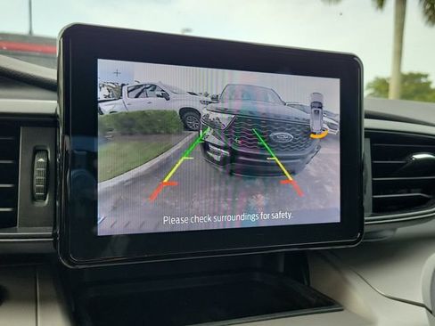 Used 2022 Ford Explorer XLT RWD image 22
