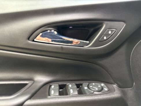Used 2019 Chevrolet Equinox LT w/ Sun & Navigation Package AWD/4WD image 24