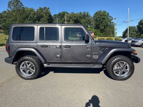 Used 2018 Jeep Wrangler Unlimited Sahara AWD/4WD image 2