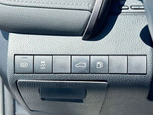 Used 2018 Toyota Camry XSE image 10