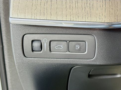 Used 2020 Volvo XC90 T8 Inscription w/ Protection Package image 17