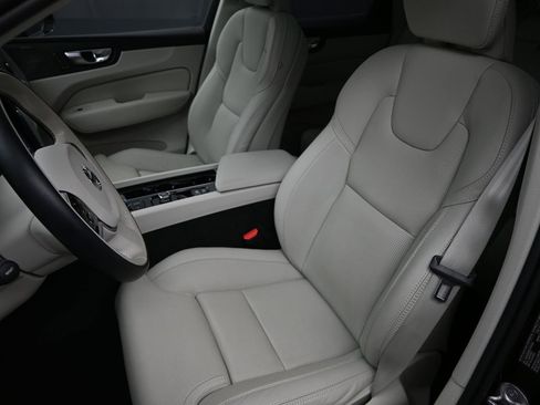 Used 2025 Volvo XC60 T8 Ultra w/ Protection Package Premier image 11