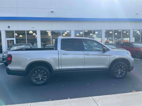 Certified 2023 Honda Ridgeline Sport image 4