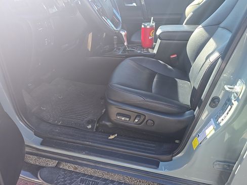 Used 2022 Toyota 4Runner TRD Off-Road Premium image 8