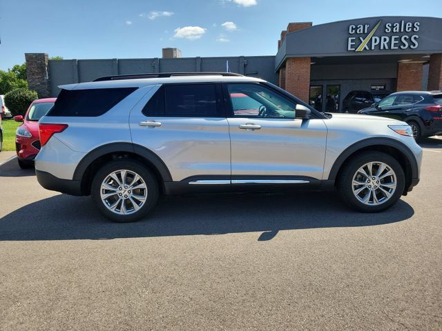 Used 2021 Ford Explorer XLT w/ Equipment Group 202A AWD/4WD image 6