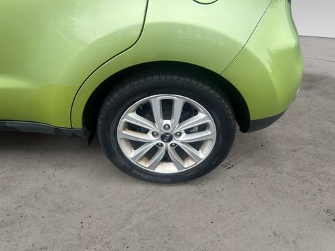 Used 2017 Kia Soul + FWD image 9