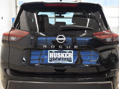 Used 2025 Nissan Rogue SV AWD/4WD image 11