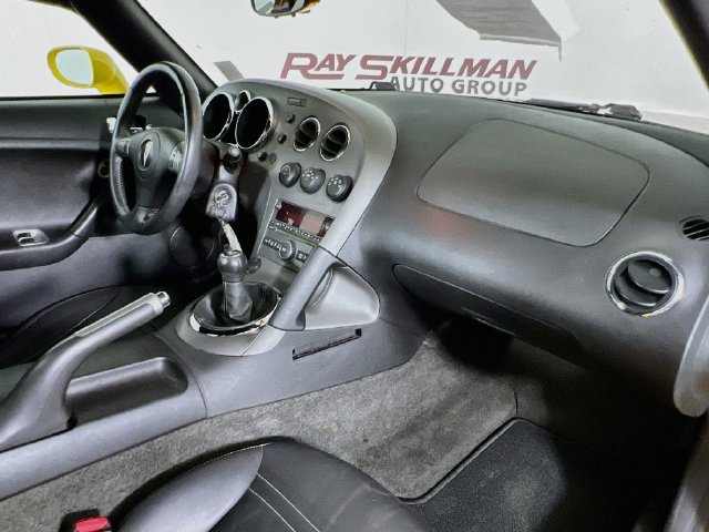 Used 2007 Pontiac Solstice Convertible w/ Premium Package RWD image 30