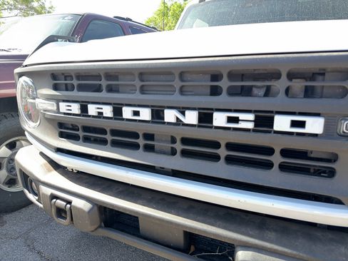 Used 2024 Ford Bronco Black Diamond image 2