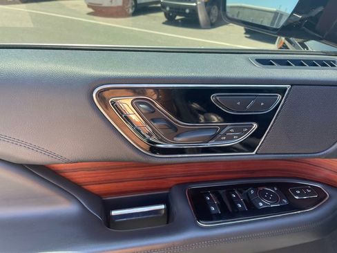 Used 2023 Lincoln Navigator Reserve RWD image 11