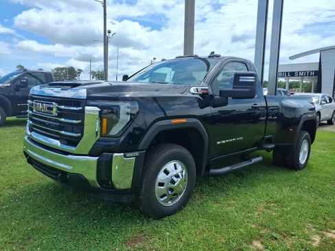 New 2026 GMC Sierra 3500 SLE AWD/4WD image 3