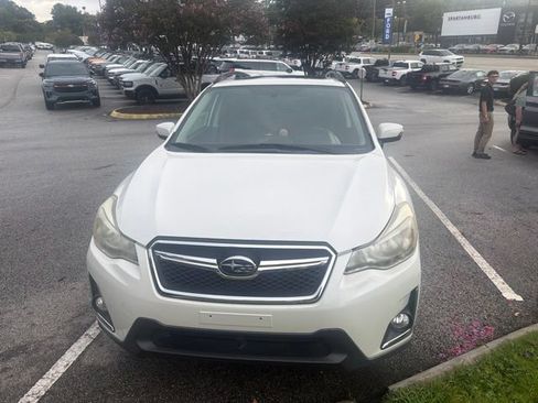 Used 2017 Subaru Crosstrek 2.0i Limited AWD/4WD image 2