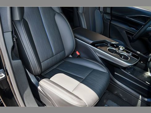 Certified 2024 Cadillac Lyriq Luxury AWD/4WD image 28
