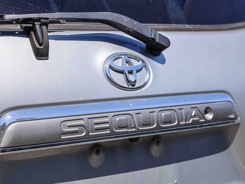 Used 2016 Toyota Sequoia Limited w/ Safety & Convenience Package AWD/4WD image 13