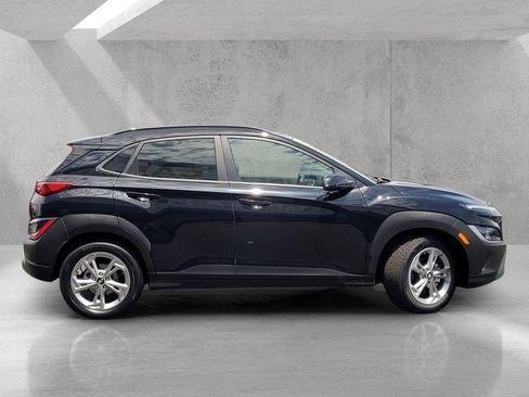 Used 2023 Hyundai Kona SEL w/ Cargo Package FWD image 4