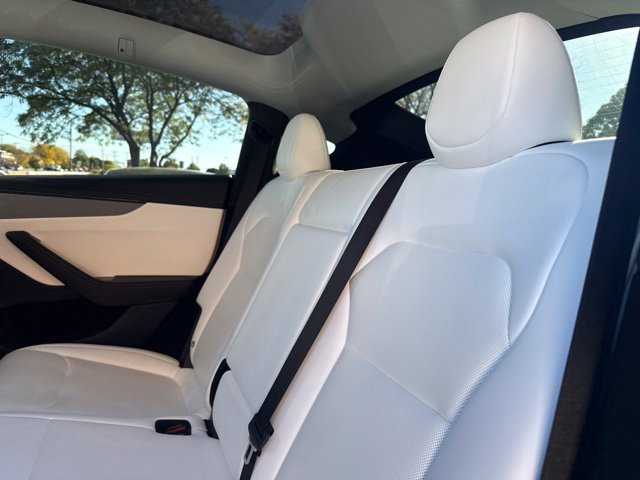 Used 2026 Tesla Model Y Long Range AWD/4WD image 15