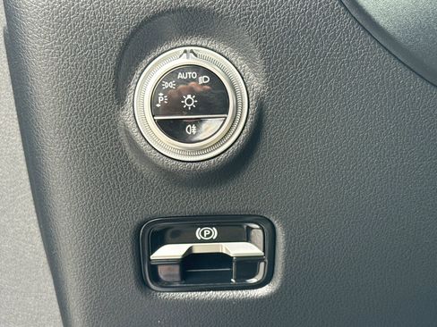 Certified 2025 Mercedes-Benz CLE 300 4MATIC Coupe image 16