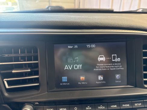 Used 2020 Hyundai Elantra Limited image 26