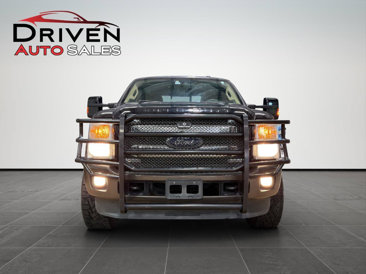 Used 2016 Ford F250 King Ranch w/ FX4 Off-Road Package AWD/4WD image 4