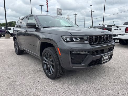 New 2026 Jeep Grand Cherokee L Limited AWD/4WD image 8