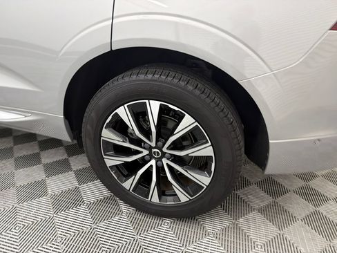 Used 2023 Volvo XC60 B5 Plus FWD image 22