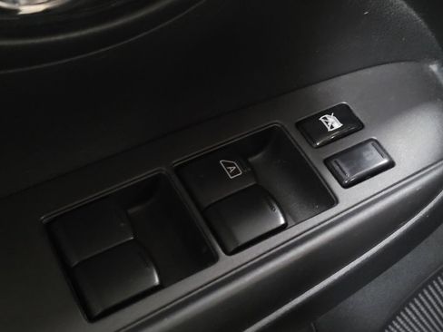 Used 2017 Nissan Versa SV w/ SV Special Edition Package image 27