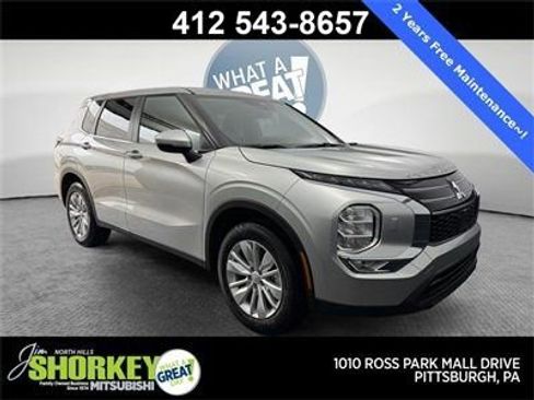 New 2026 Mitsubishi Outlander ES image 1