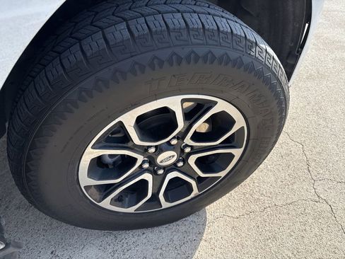 Used 2024 Ford Expedition Max XLT image 16