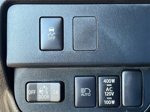 Used 2023 Toyota Tacoma TRD Off-Road image 10