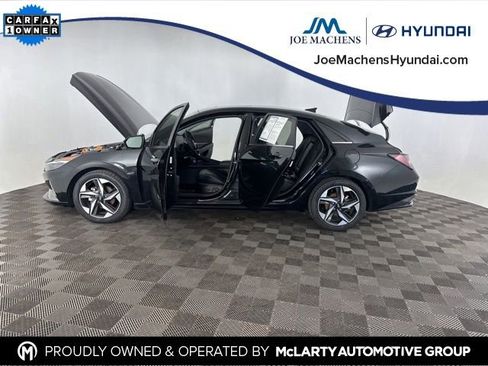 Used 2022 Hyundai Elantra Limited w/ Cargo Package image 10