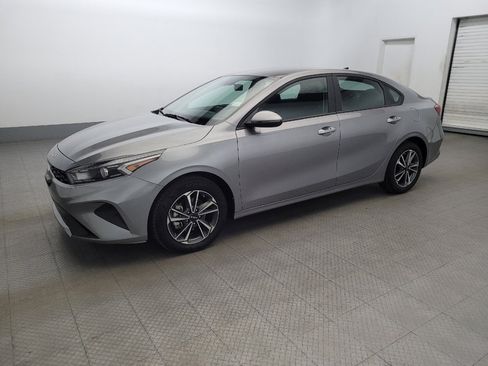 Used 2023 Kia Forte LXS w/ LXS Technology Package image 2