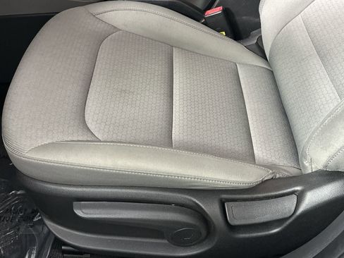 Used 2017 Hyundai Elantra SE image 13