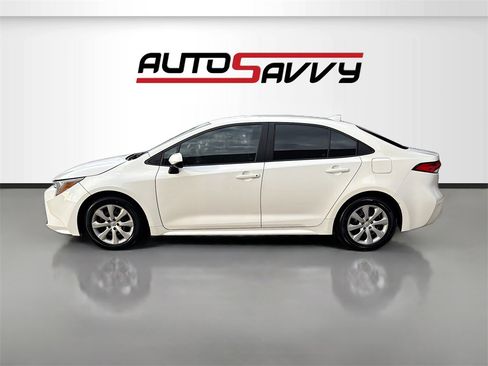 Used 2022 Toyota Corolla LE image 4